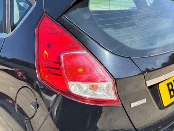 Ford Fiesta 1.0T EcoBoost Zetec Euro 5 (s/s) 5dr
