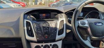 Ford Focus 1.6 Zetec Navigator Euro 5 5dr