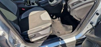 Ford Focus 1.6 Zetec Navigator Euro 5 5dr