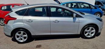 Ford Focus 1.6 Zetec Navigator Euro 5 5dr