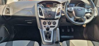 Ford Focus 1.6 Zetec Navigator Euro 5 5dr