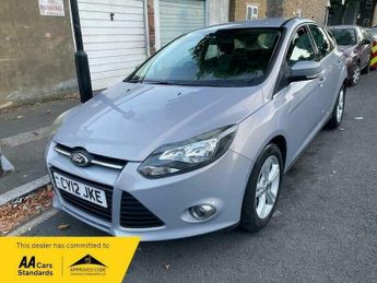 Ford Focus 1.6 Zetec Hatchback 5dr Petrol Powershift Euro 5 (125 ps)