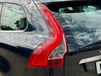 Volvo XC60 2.4 XC60 SE Luxury Nav D5 AWD Auto 4WD 5dr