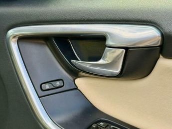 Volvo XC60 2.4 XC60 SE Luxury Nav D5 AWD Auto 4WD 5dr