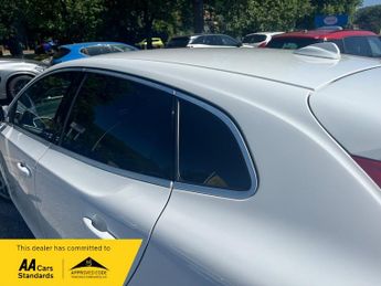 Volvo V40 D4 R-DESIGN PRO