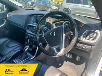 Volvo V40 D4 R-DESIGN PRO