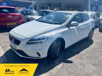 Volvo V40 D4 R-DESIGN PRO