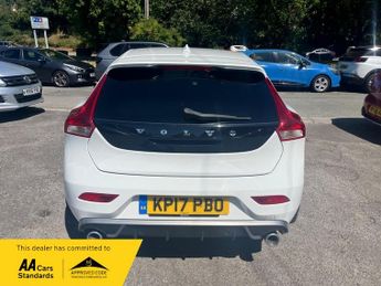 Volvo V40 D4 R-DESIGN PRO