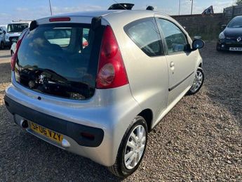 Peugeot 107 1.0 12V Urban 2 Tronic Euro 4 3dr
