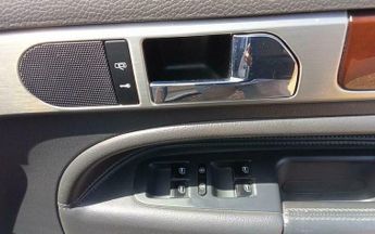 Volkswagen Touareg 3.0 TDI V6 SE Tiptronic 4WD Euro 5 (s/s) 5dr