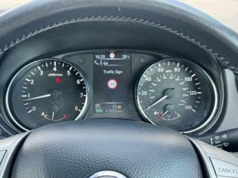 Nissan Qashqai 1.2 DIG-T Tekna XTRON 2WD Euro 6 (s/s) 5dr
