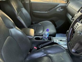 Nissan Navara 2.5 dCi Tekna Auto 4WD Euro 4 4dr