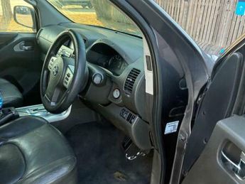 Nissan Navara 2.5 dCi Tekna Auto 4WD Euro 4 4dr