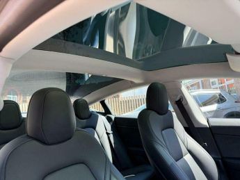Tesla Model 3 Standard Range Plus Auto RWD 4dr