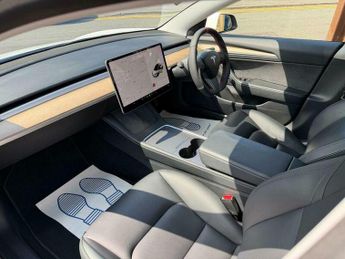 Tesla Model 3 Standard Range Plus Auto RWD 4dr
