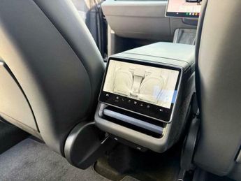 Tesla Model Y BASE