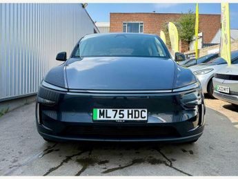 Tesla Model Y BASE