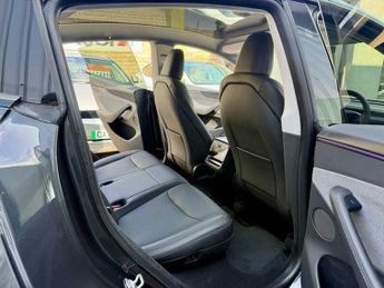 Tesla Model Y BASE