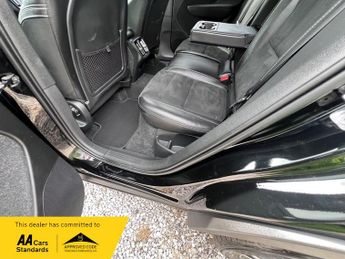 Volvo XC40 2.0 D4 R-Design SUV 5dr Diesel Auto AWD Euro 6 (s/s) (190 ps)