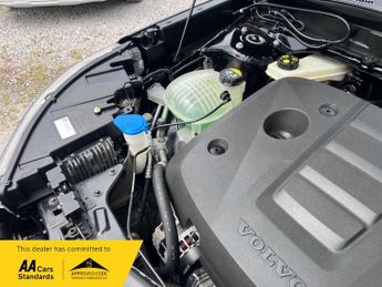 Volvo XC40 2.0 D4 R-Design SUV 5dr Diesel Auto AWD Euro 6 (s/s) (190 ps)