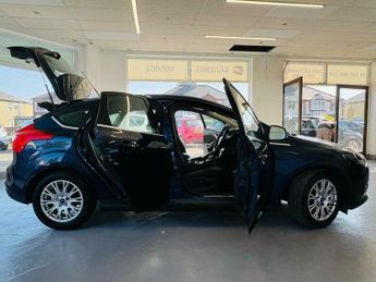 Ford Focus 1.6 Titanium Powershift Euro 5 5dr