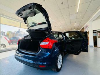Ford Focus 1.6 Titanium Powershift Euro 5 5dr