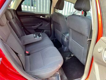 Ford Focus 1.6T EcoBoost Titanium Navigator Euro 5 (s/s) 5dr