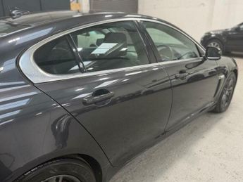 Jaguar XF 2.2d Luxury Auto Euro 5 (s/s) 4dr