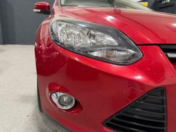 Ford Focus 1.0T EcoBoost Titanium Euro 5 (s/s) 5dr