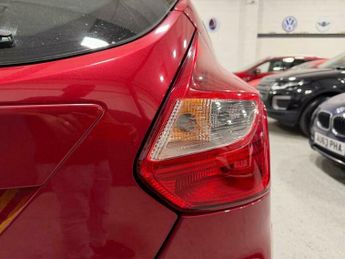 Ford Focus 1.0T EcoBoost Titanium Euro 5 (s/s) 5dr