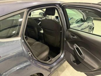 Ford Focus 1.6 Titanium Euro 5 5dr