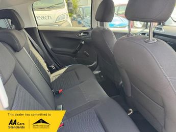 Peugeot 208 E-HDI ALLURE