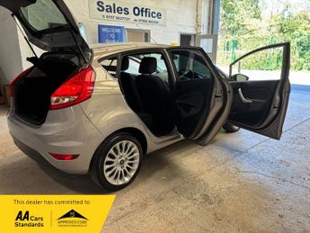 Ford Fiesta 1.4 Titanium Hatchback 5dr Petrol Manual (133 g/km, 94 bhp)