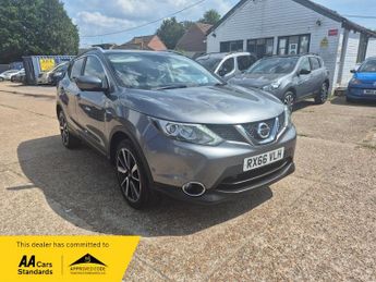 Nissan Qashqai 1.6 dCi Tekna SUV 5dr Diesel Manual 2WD Euro 6 (s/s) (130 ps)