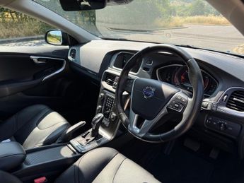 Volvo V40 D4 CROSS COUNTRY LUX NAV