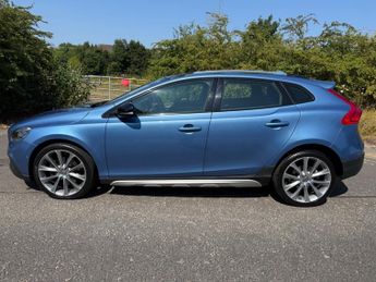 Volvo V40 D4 CROSS COUNTRY LUX NAV
