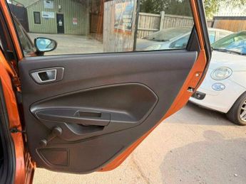 Ford Fiesta 1.6 Titanium Powershift Euro 5 5dr