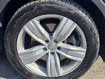 Volkswagen Tiguan 2.0 TDI SEL SUV 5dr Diesel DSG 4Motion Euro 6 (s/s) (190 ps)