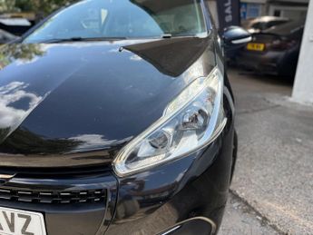 Peugeot 208 1.2 PureTech Black Edition Hatchback 3dr Petrol Manual Euro 6 (8