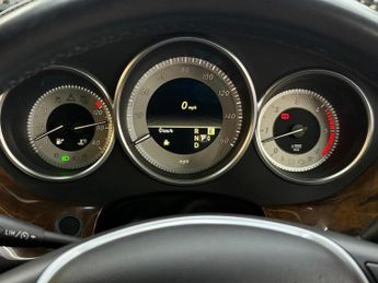 Mercedes CLS CLS350 CDI BLUEEFFICIENCY [13X SERVICES, SAT NAV & LEATHER]