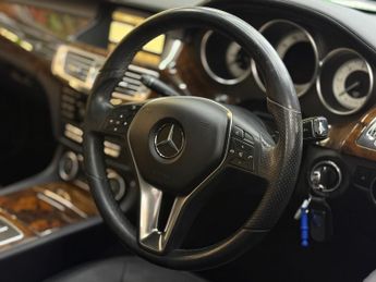 Mercedes CLS CLS350 CDI BLUEEFFICIENCY [13X SERVICES, SAT NAV & LEATHER]