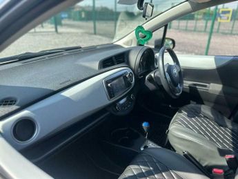 Toyota Yaris 1.5 VVT-h Icon Plus CVT Euro 5 5dr