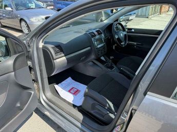 Volkswagen Golf 2.0 TDI Sport 5dr