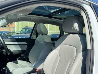 Audi Q3 2.0 TDI SE S Tronic quattro Euro 5 (s/s) 5dr