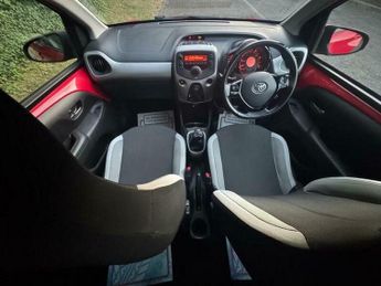 Toyota AYGO 1.0 VVT-i x-play Euro 6 5dr