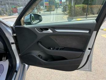 Audi A3 1.4 TFSI e-tron Sportback e-S Tronic Euro 6 5dr 8.8kWh