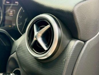 Mercedes-Benz A Class 1.6 A180 BlueEfficiency SE Auto 5dr