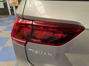 Volkswagen Tiguan 2.0 Tiguan R-Line TDI BlueMotion Technology 4Motion Semi-Auto 4W
