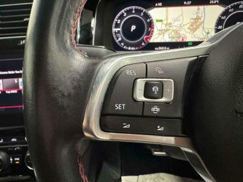 Volkswagen Golf GTi 2.0 Golf GTi Performance TSi Semi-Auto 5dr