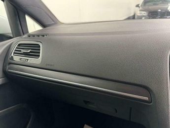 Volkswagen Golf GTi 2.0 Golf GTi Performance TSi Semi-Auto 5dr